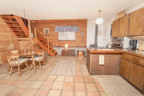 Dining - 44452 Dinely Dr, Three Rivers, CA 93271 photo 2 of 3