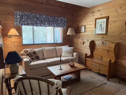 Living - 44452 Dinely Dr, Three Rivers, CA 93271 photo 3 of 5