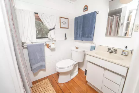 Bath - 44452 Dinely Dr, Three Rivers, CA 93271 photo 1 of 2