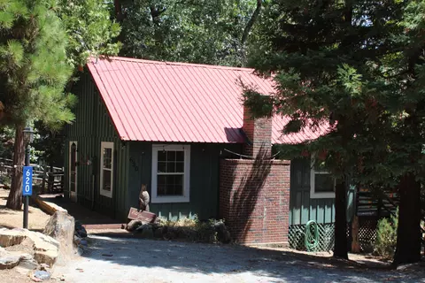 Exterior - 620 Loop Dr, Springville, CA 93265 photo 5 of 6