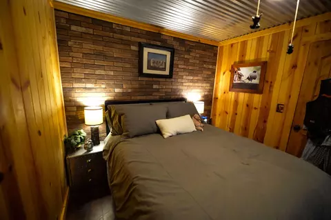 Bedroom - 620 Loop Dr, Springville, CA 93265 photo 4 of 4