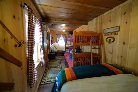 Bedroom - 620 Loop Dr, Springville, CA 93265 photo 3 of 4
