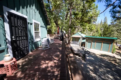 Exterior - 620 Loop Dr, Springville, CA 93265 photo 2 of 6