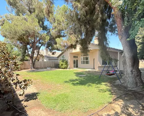 1435 E Dorothea Ave, Visalia, CA 93292 photo 24