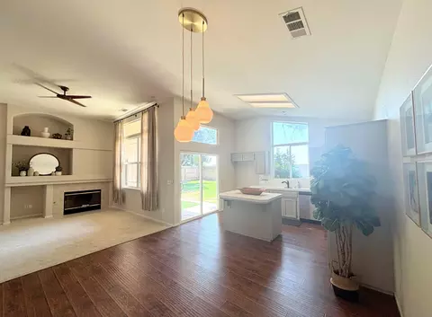1435 E Dorothea Ave, Visalia, CA 93292 photo 8