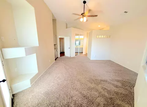 1435 E Dorothea Ave, Visalia, CA 93292 photo 17