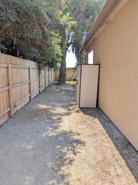 1435 E Dorothea Ave, Visalia, CA 93292 photo 35