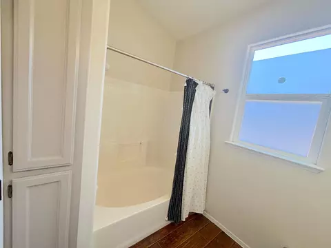 1435 E Dorothea Ave, Visalia, CA 93292 photo 21