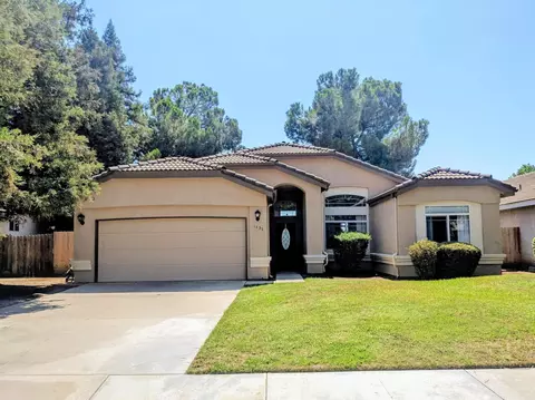 1435 E Dorothea Ave, Visalia, CA 93292