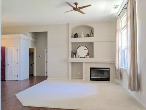 1435 E Dorothea Ave, Visalia, CA 93292 photo 15