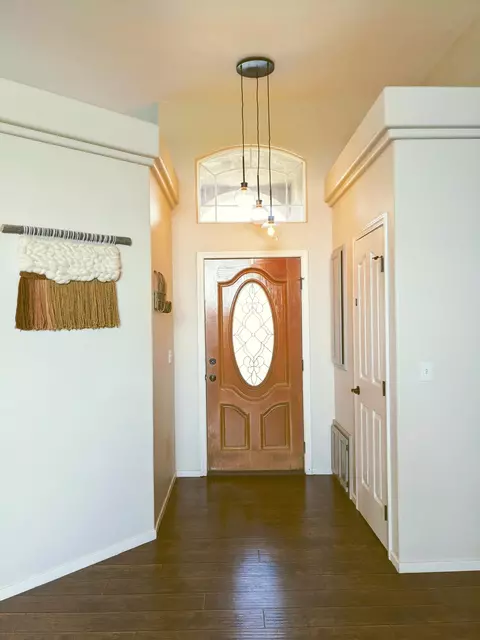 1435 E Dorothea Ave, Visalia, CA 93292 photo 3