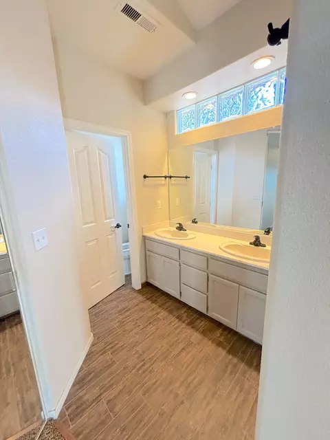 1435 E Dorothea Ave, Visalia, CA 93292 photo 19