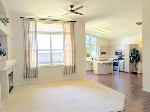 1435 E Dorothea Ave, Visalia, CA 93292 photo 4