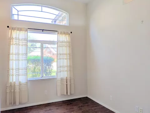1435 E Dorothea Ave, Visalia, CA 93292 photo 13