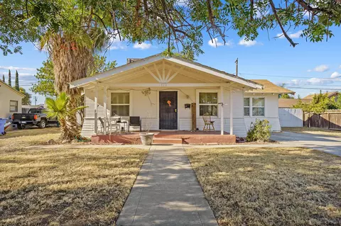 420 W Ivy St, Hanford, CA 93230