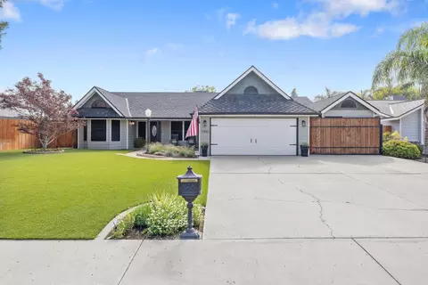 1430 S Hillcrest Dr, Visalia, CA 93292