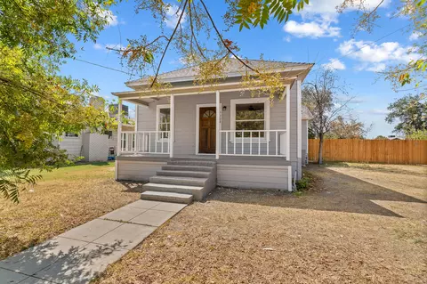 1328 N Redington St, Hanford, CA 93230