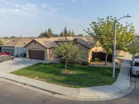 7329 Ensminger Ave, Visalia, CA 93291
