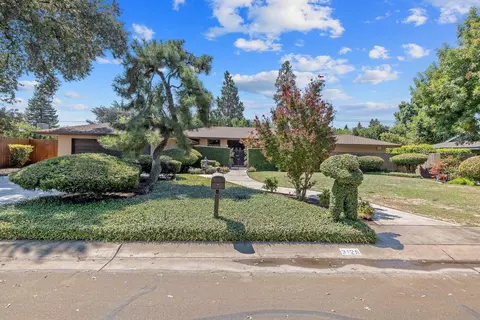 3125 W Howard Ave, Visalia, CA 93277