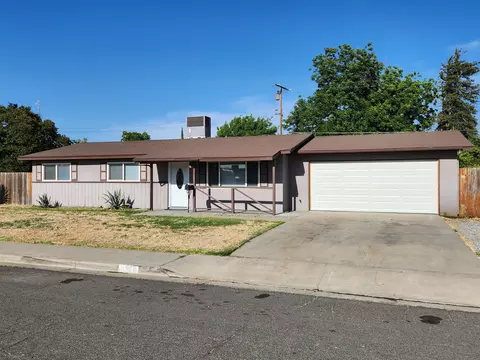 2316 S Verde Vista St, Visalia, CA 93277