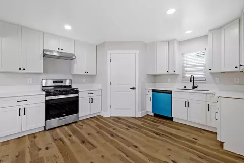 Kitchen - 142 G St, Lemoore, CA 93245 photo 3 of 3
