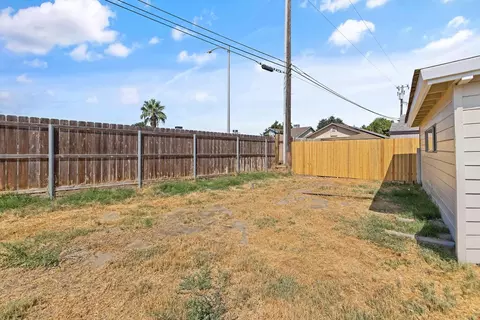 Exterior - 142 G St, Lemoore, CA 93245 photo 11 of 11