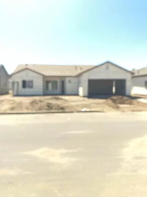 1135 S Ohio E, Porterville, CA 93257