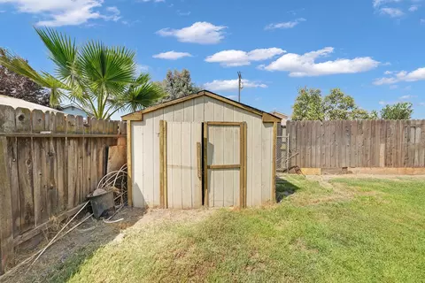 Exterior - 3621 E Douglas Ave, Visalia, CA 93292 photo 7 of 7