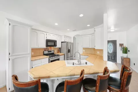 Kitchen - 3621 E Douglas Ave, Visalia, CA 93292 photo 1 of 3