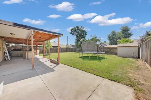 Exterior - 3621 E Douglas Ave, Visalia, CA 93292 photo 6 of 7