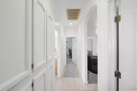 Entry Way - 3621 E Douglas Ave, Visalia, CA 93292 photo 3 of 4