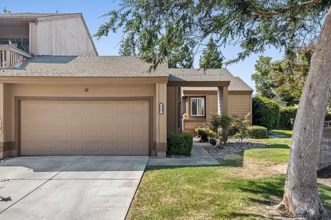 4847 W Iris Ave, Visalia, CA 93277