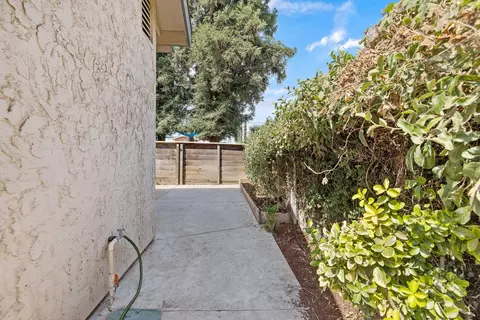Exterior - 1714 E Vine Ct, Visalia, CA 93292 photo 5 of 5