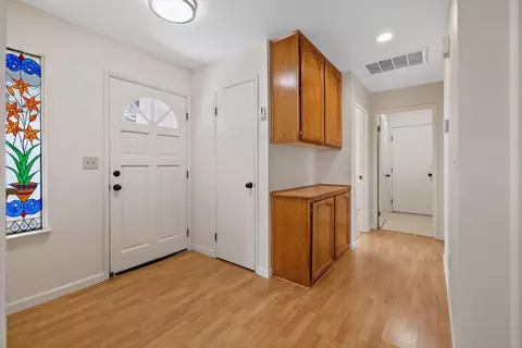 Entry Way - 1714 E Vine Ct, Visalia, CA 93292 photo 3 of 5