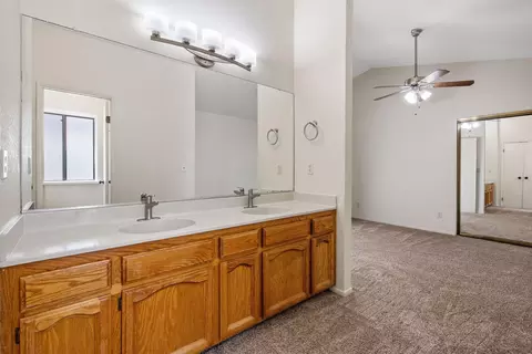 Bath - 1714 E Vine Ct, Visalia, CA 93292 photo 1 of 3