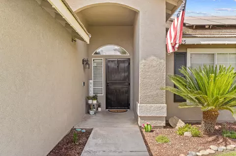 Entry Way - 2725 N Thomas St, Visalia, CA 93292 photo 1 of 1