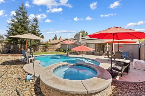 Exterior - 2725 N Thomas St, Visalia, CA 93292 photo 7 of 10