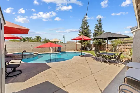 Exterior - 2725 N Thomas St, Visalia, CA 93292 photo 5 of 10
