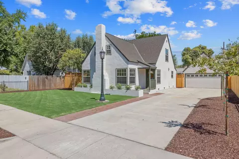 630 N Encina St, Visalia, CA 93291