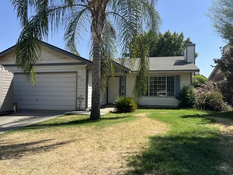 4527 W Iris Ave, Visalia, CA 93277