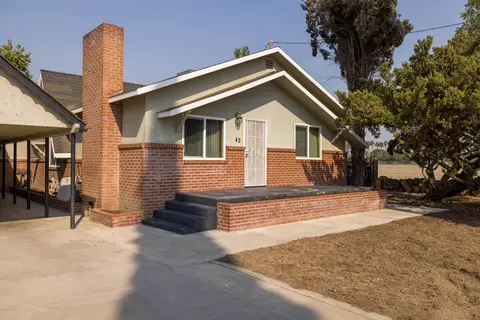 1149 N E St, Tulare, CA 93274 photo 2