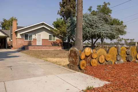 1149 N E St, Tulare, CA 93274 photo 4