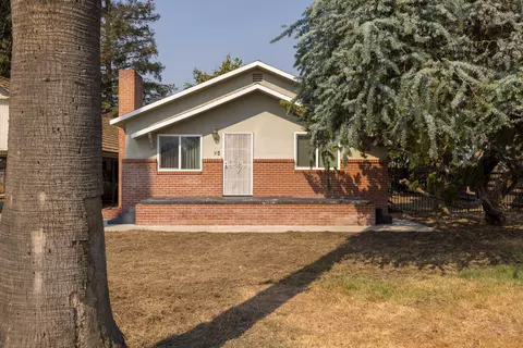 1149 N E St, Tulare, CA 93274 photo 3
