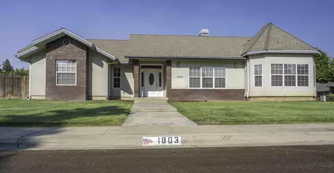 1803 S Maselli St, Visalia, CA 93277