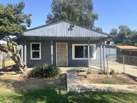 460 S Shasta Ave, Farmersville, CA 93223