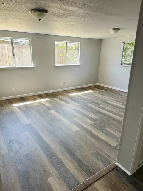 Living - 210 Plum Dr, Exeter, CA 93221 photo 5 of 5