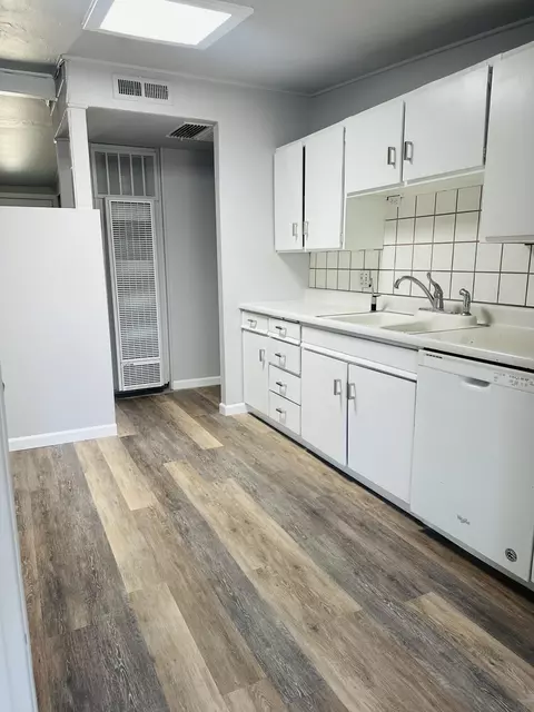 Kitchen - 210 Plum Dr, Exeter, CA 93221 photo 2 of 2