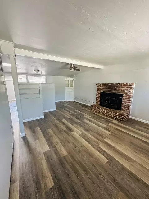 210 Plum Dr, Exeter, CA 93221