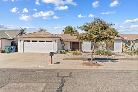 1573 S Lydia Dr, Tulare, CA 93274