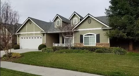3036 W Connelly Ave, Visalia, CA 93291